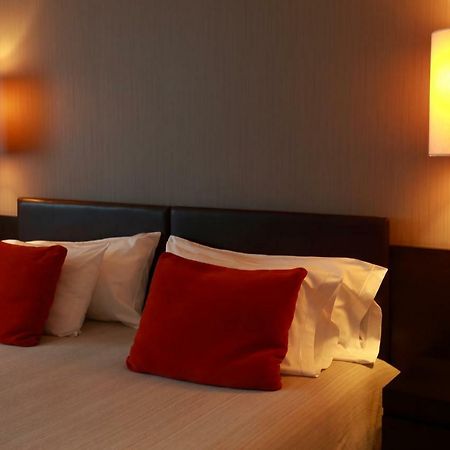 Hotel Y Casino Del Rio - Хенерал Рока Екстериор снимка