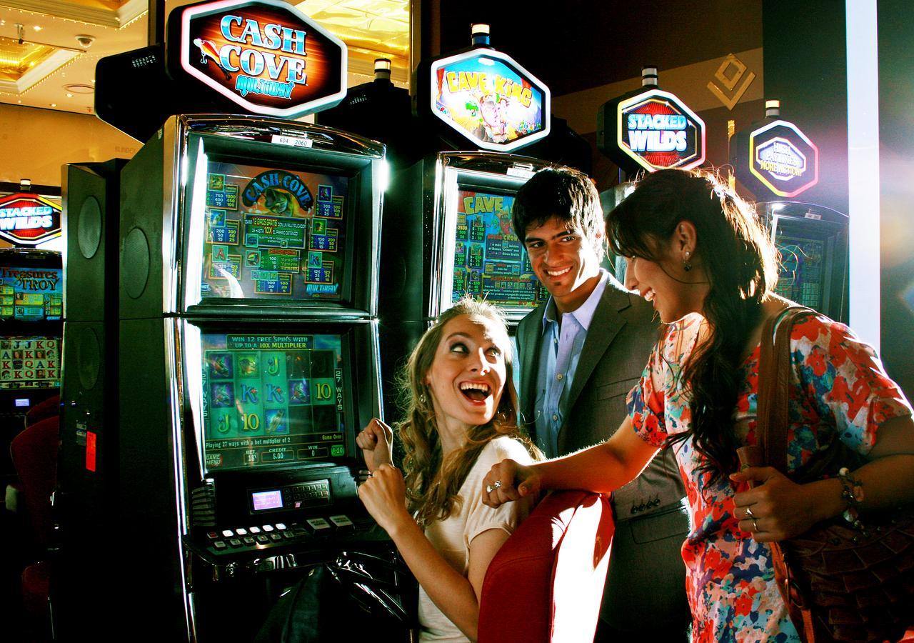 Hotel Y Casino Del Rio - Хенерал Рока Екстериор снимка