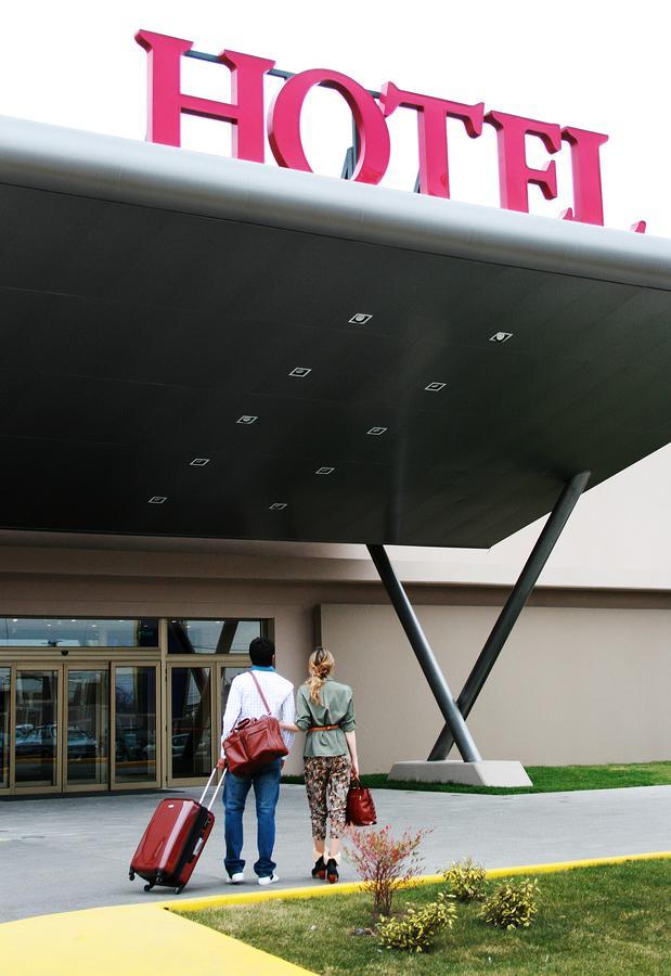 Hotel Y Casino Del Rio - Хенерал Рока Екстериор снимка